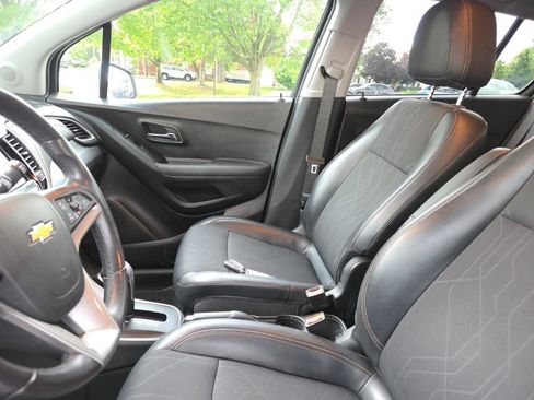 Used 2020 Chevrolet Trax LT w/ Driver Confidence Package AWD/4WD image 21