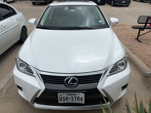 Used 2014 Lexus CT 200h FWD image 2