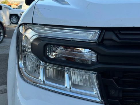 Used 2022 Ford Maverick XL image 5