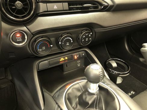 Used 2025 MAZDA MX-5 Miata Club image 19