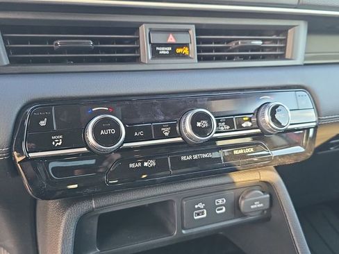 New 2025 Honda Pilot Touring image 25