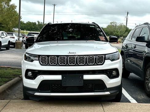 Used 2025 Jeep Compass Limited AWD/4WD image 2