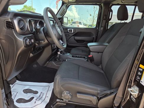 Used 2023 Jeep Gladiator Sport AWD/4WD image 26