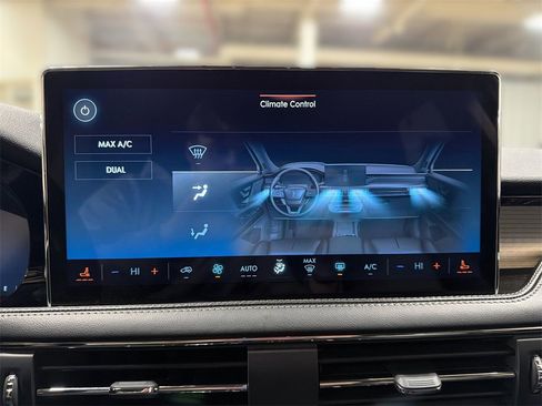 Used 2025 Lincoln Corsair AWD image 17