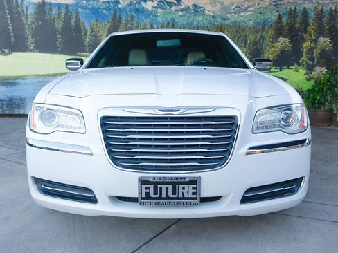 Used 2013 Chrysler 300 Motown image 2