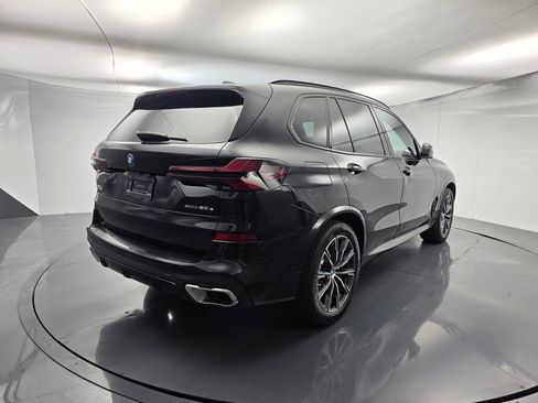 Used 2025 BMW X5 xDrive50e w/ M Sport Package image 4