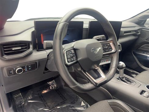 Used 2025 Ford Mustang Coupe image 44