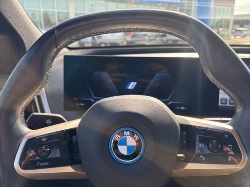 Used 2022 BMW iX xDrive50 w/ Dynamic Handling Package image 14