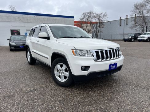 Used 2011 Jeep Grand Cherokee Laredo w/ Trailer Tow Group image 2