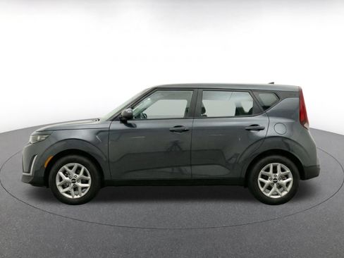Used 2025 Kia Soul LX w/ LX Technology Package FWD image 4