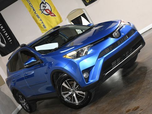 Used 2018 Toyota RAV4 XLE image 77