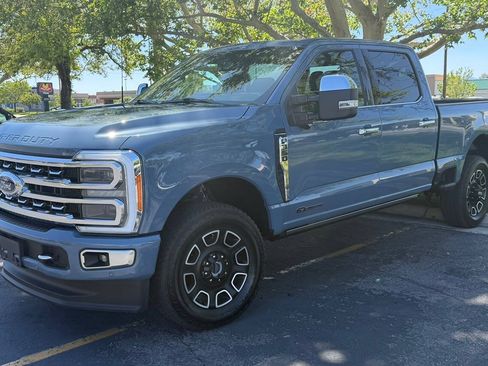 Used 2023 Ford F350 Platinum AWD/4WD image 5