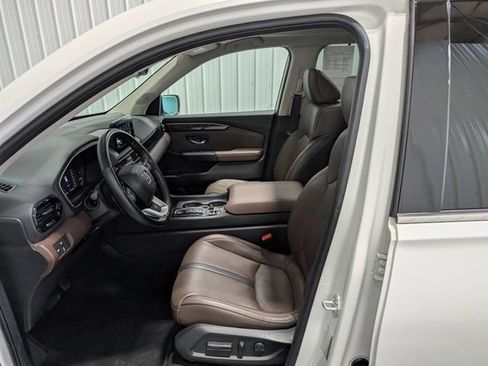 Used 2023 Honda Pilot Elite image 16