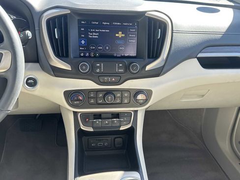 Used 2022 GMC Terrain Denali w/ Denali Premium Package image 9