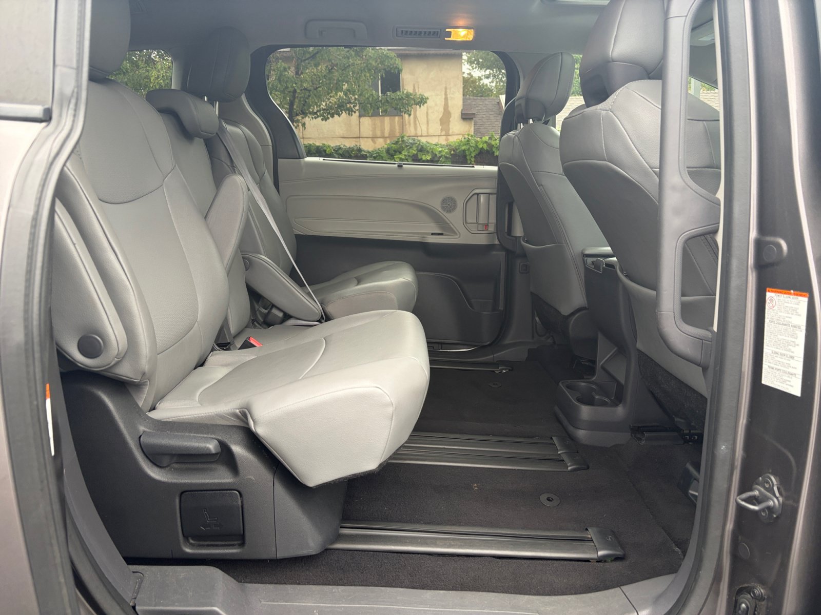 Used 2024 Toyota Sienna XLE FWD image 26