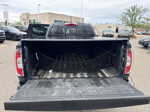 Used 2016 GMC Canyon SLE w/ All Terrain Package AWD/4WD image 11