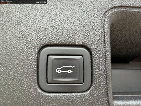 Used 2024 GMC Terrain Denali AWD/4WD image 11
