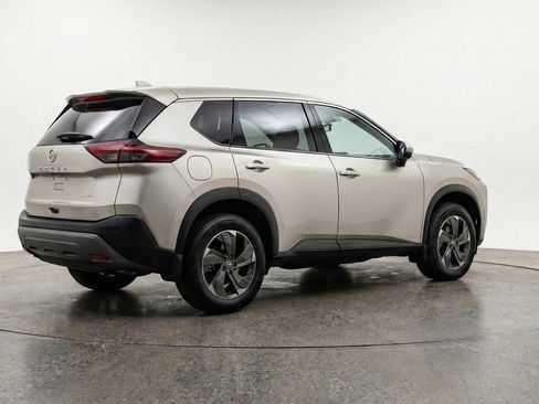 Used 2025 Nissan Rogue SV image 9