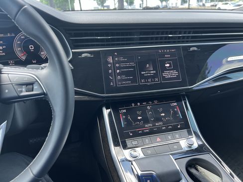 Certified 2025 Audi Q7 2.0T Premium w/ Convenience Package AWD/4WD image 31