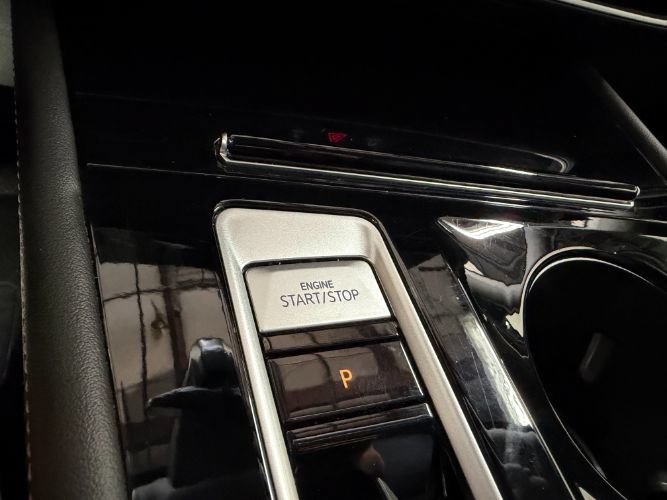 Used 2025 Volkswagen Atlas SE FWD image 25