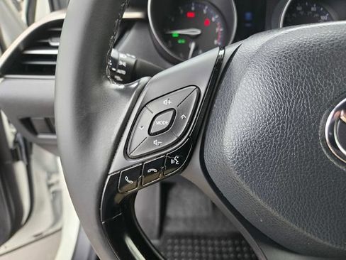 Used 2019 Toyota C-HR XLE FWD image 22