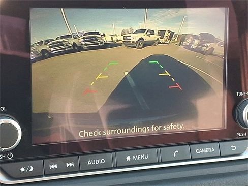 Used 2023 Nissan Rogue SV image 14