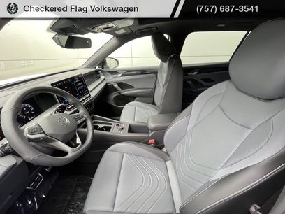 New 2025 Volkswagen Tiguan SE R-Line