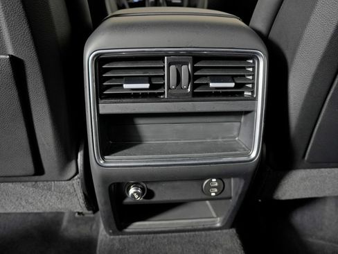 Certified 2023 Porsche Cayenne AWD/4WD image 41