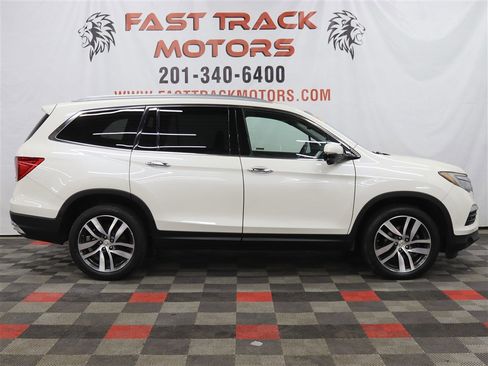 Used 2018 Honda Pilot Touring image 4