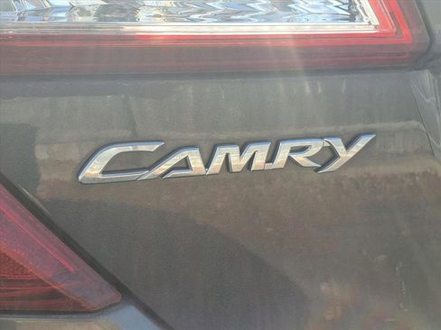 Used 2012 Toyota Camry LE image 29