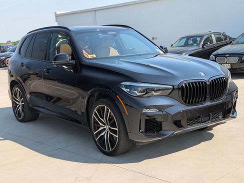 Used 2021 BMW X5 M50i image 3