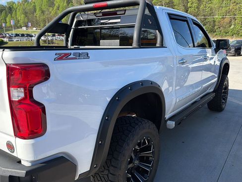 Used 2019 Chevrolet Silverado 1500 LTZ w/ LTZ Premium Package AWD/4WD image 3