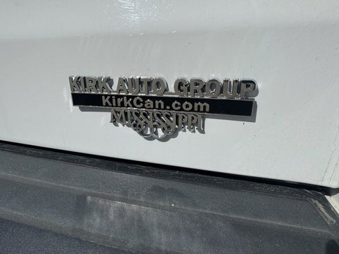 Used 2018 Chevrolet Tahoe LT image 12