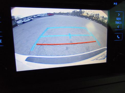 Used 2016 Toyota Sienna LE image 9