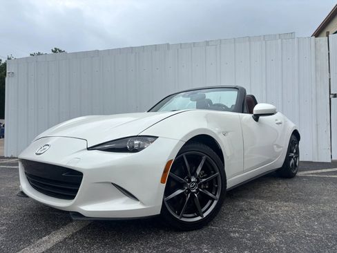 Used 2019 MAZDA MX-5 Miata Grand Touring RWD image 1