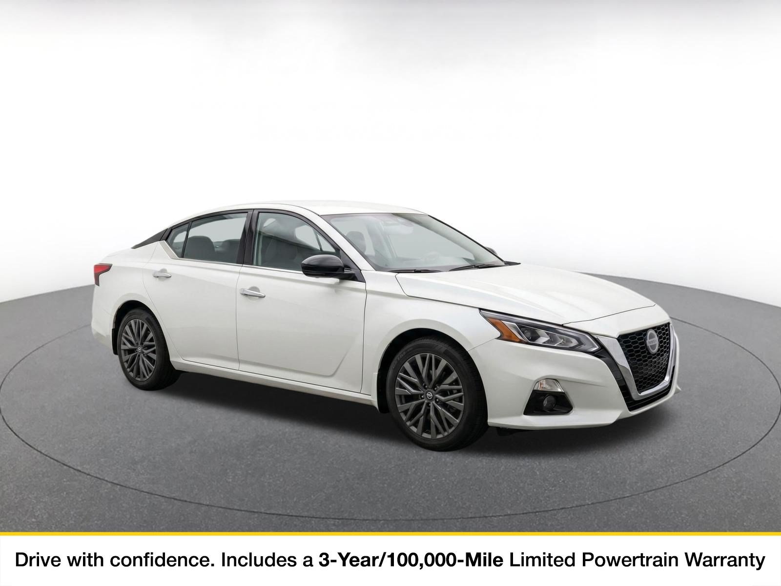 Used 2025 Nissan Altima 2.5 SV FWD image 1