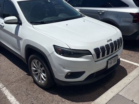 Used 2019 Jeep Cherokee Latitude w/ Popular Appearance Group AWD/4WD image 6