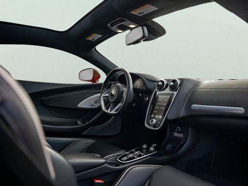 Used 2023 McLaren GT RWD image 44