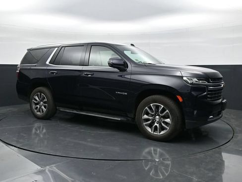 Used 2023 Chevrolet Tahoe LT w/ Luxury Package AWD/4WD image 3