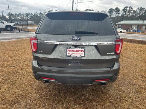 Used 2019 Ford Explorer XLT w/ Equipment Group 202A image 9