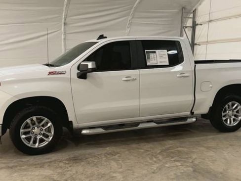 Used 2022 Chevrolet Silverado 1500 LT AWD/4WD image 9