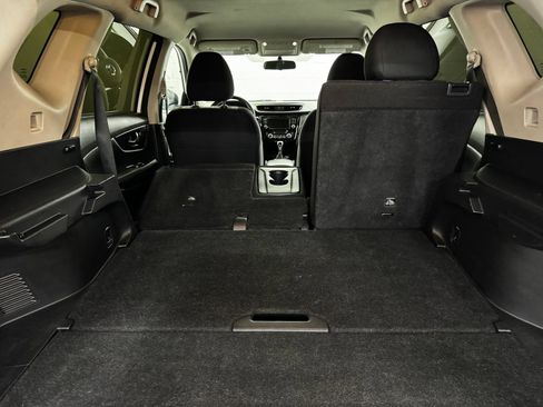 Used 2020 Nissan Rogue S FWD image 38