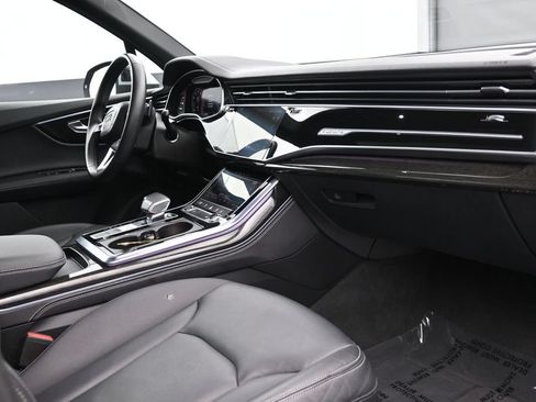 Used 2025 Audi Q7 3.0T Premium Plus AWD/4WD image 19