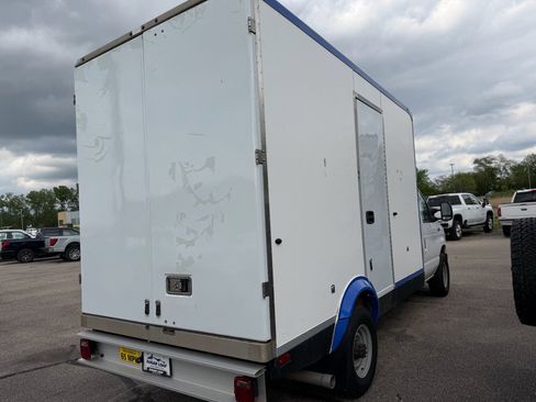 Used 2023 Ford E-350 and Econoline 350 Super Duty w/ Power Windows & Locks Group RWD image 4