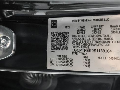 Used 2025 Chevrolet Colorado ZR2 w/ Technology Package AWD/4WD image 50