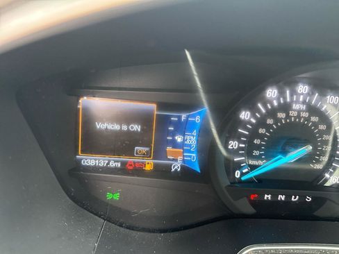 Used 2017 Ford Fusion SE w/ Fusion SE Technology Package FWD image 16