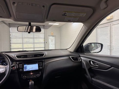 Used 2014 Nissan Rogue SV w/ SV Premium Package AWD/4WD image 21