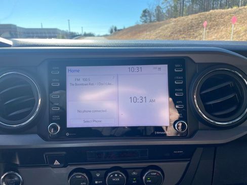 Used 2021 Toyota Tacoma TRD Sport image 18