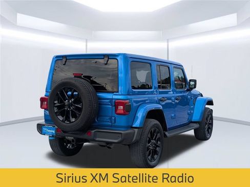 Used 2022 Jeep Wrangler Unlimited Sahara w/ Safety Group AWD/4WD image 6