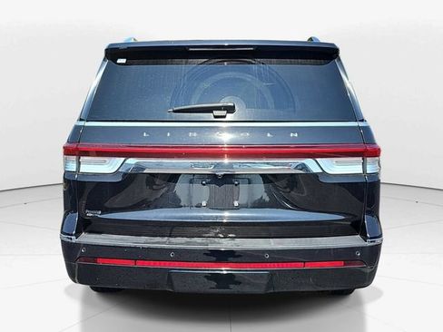 Used 2023 Lincoln Navigator Reserve AWD/4WD image 4